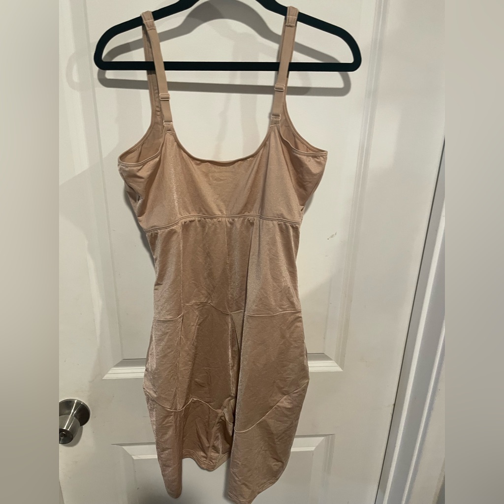 Cacique Contouring Open Bust Thigh Shaper Size 14/16